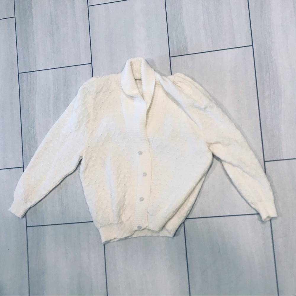 White sweater - Picture 5 of 10